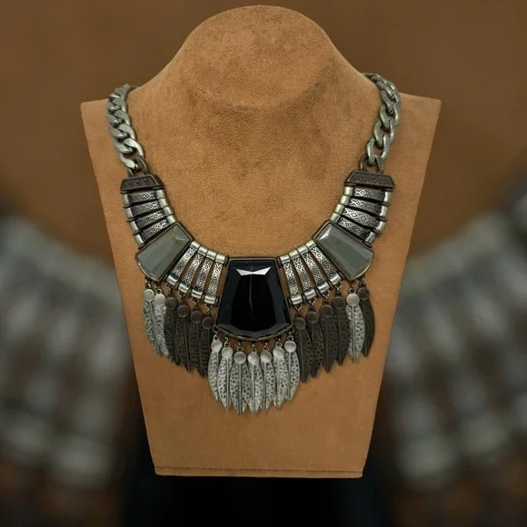 MESA VERDE STATEMENT NECKLACE & EARRING SET - Picture 9 of 11